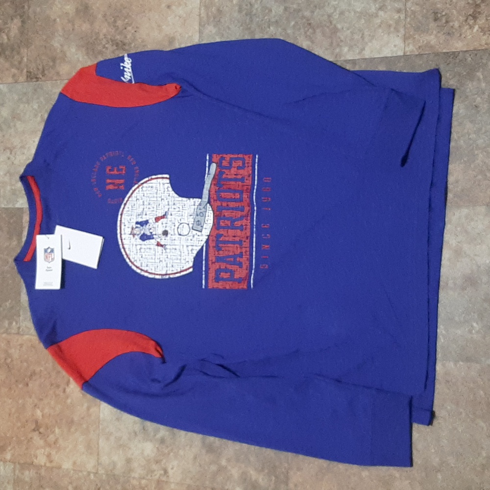 New. Nike Men's New England Patriots Historic Logo Royal Long Sleeve T-Shirt.